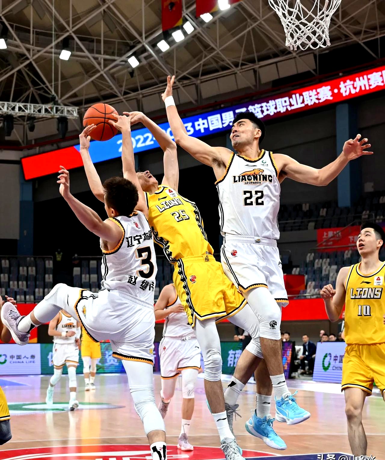 包含辽宁本钢发布备战花絮,清晨临场应变,NBA常规赛任务艰巨,心理建设被强调的词条 包含辽宁本钢发布备战花絮,清晨临场应变,NBA常规赛任务艰巨,心理建设被强调的词条